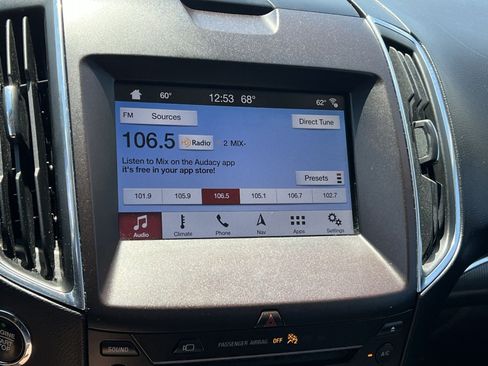 Used 2019 Ford Edge Titanium w/ Equipment Group 301A FWD image 18