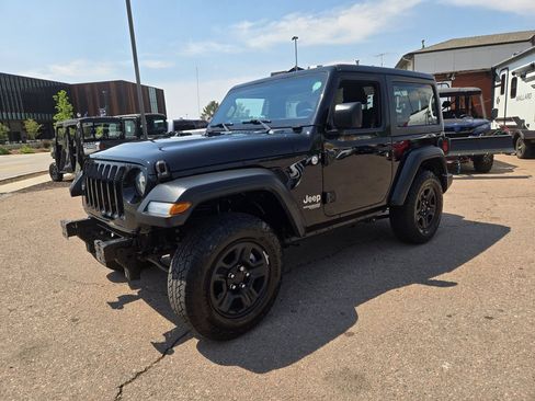 Used 2018 Jeep Wrangler Sport AWD/4WD image 4