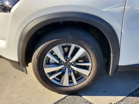 Certified 2025 Nissan Pathfinder SL image 12