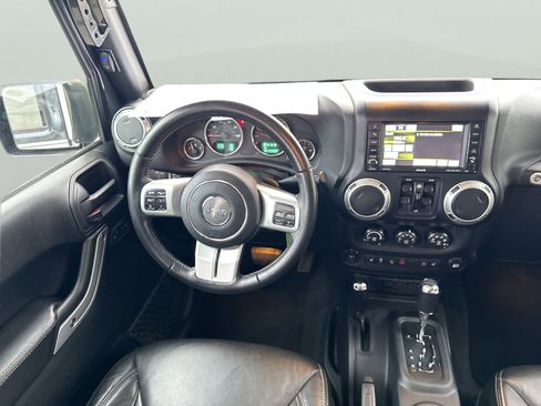 Used 2017 Jeep Wrangler Unlimited Sahara w/ Quick Order Package 24E Chief image 12