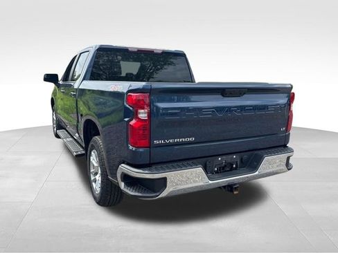 Used 2022 Chevrolet Silverado 1500 LT AWD/4WD image 2
