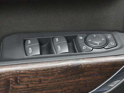 Used 2022 GMC Sierra 1500 Denali w/ Denali Premium Package AWD/4WD image 12