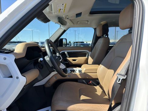 Used 2025 Land Rover Defender 110 S image 3