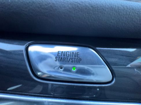 Used 2022 Buick Enclave Premium image 30