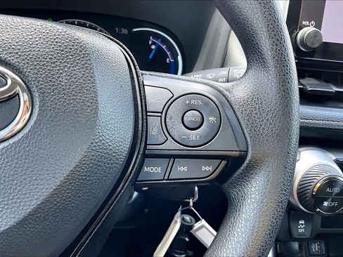 Used 2024 Toyota RAV4 LE AWD/4WD image 24