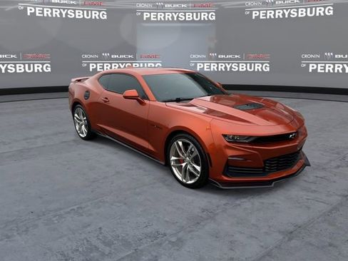 Used 2023 Chevrolet Camaro SS w/ Design Package 3 RWD image 2