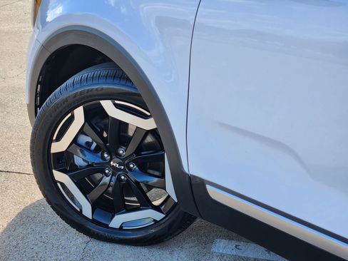 Used 2025 Kia Telluride S image 17