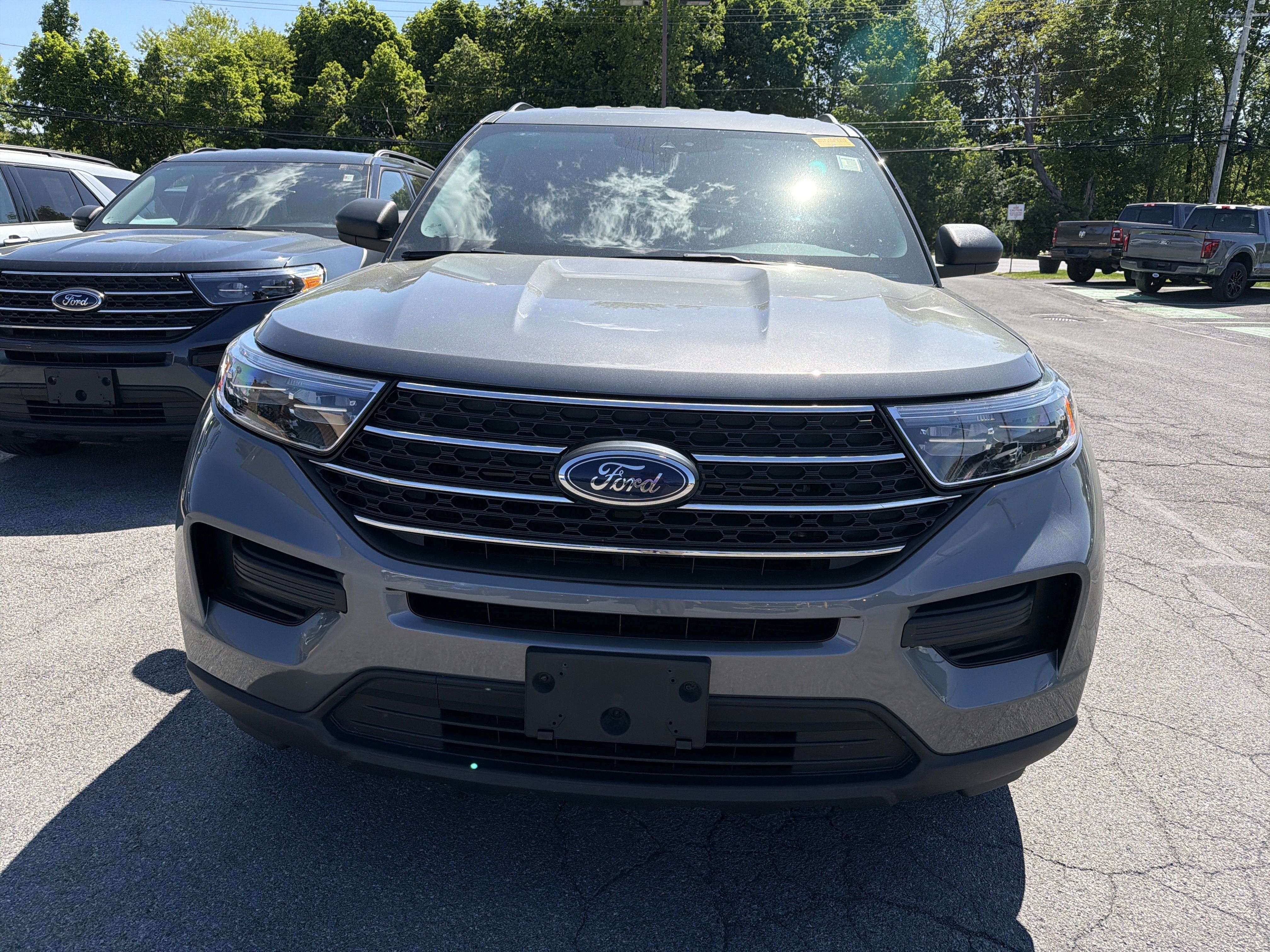 Used 2023 Ford Explorer XLT w/ Class IV Trailer Tow Package AWD/4WD image 3