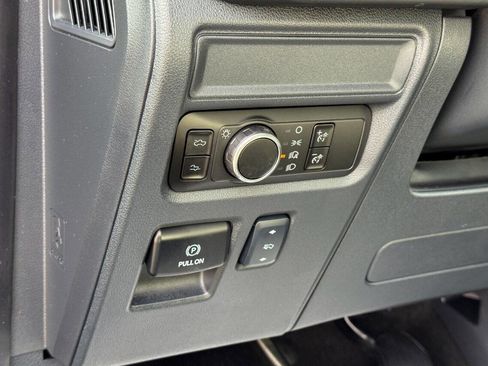 Used 2025 Ford F150 Lightning Platinum image 35