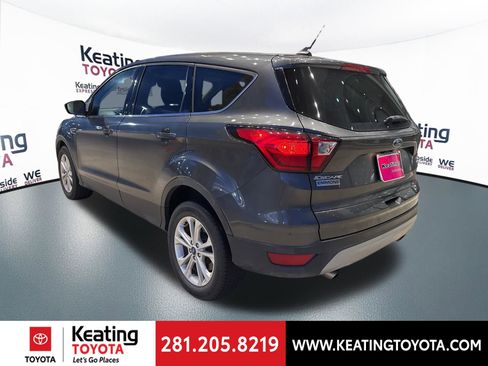 Used 2019 Ford Escape SE FWD image 5