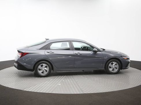 Used 2024 Hyundai Elantra SE FWD image 42