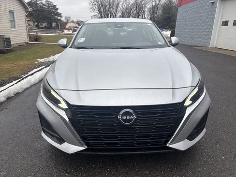 Used 2023 Nissan Altima 2.5 SV image 9
