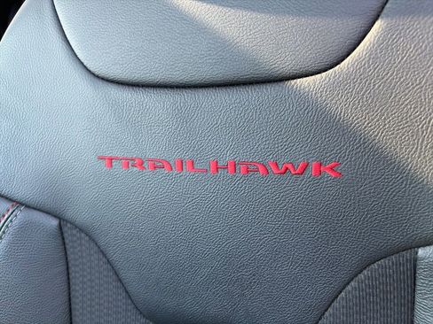 Used 2022 Jeep Compass Trailhawk w/ Sun and Sound Group image 19