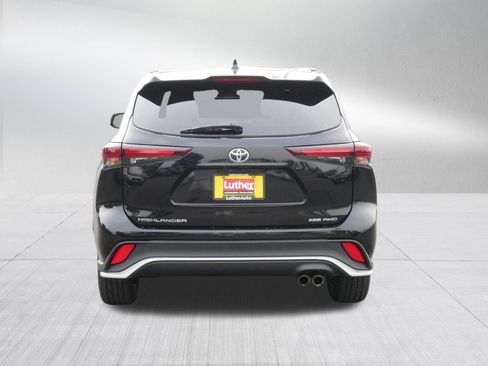 Used 2025 Toyota Highlander XSE AWD/4WD image 6