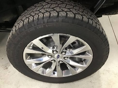 Used 2017 Ford F150 Lariat w/ Equipment Group 502A Luxury AWD/4WD image 11