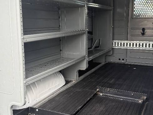 Used 2015 Chevrolet Express 2500 RWD image 36