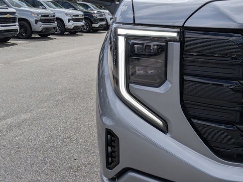 Certified 2026 GMC Sierra 1500 Elevation AWD/4WD image 9
