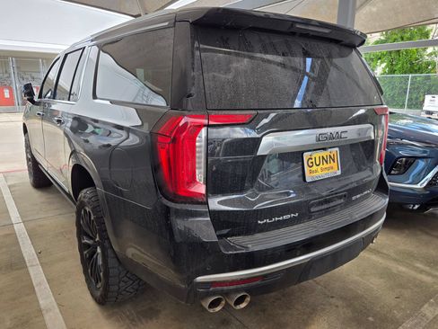 Used 2023 GMC Yukon XL Denali AWD/4WD image 6