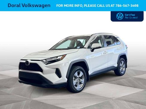 Used 2024 Toyota RAV4 XLE w/ Convenience Package FWD image 4