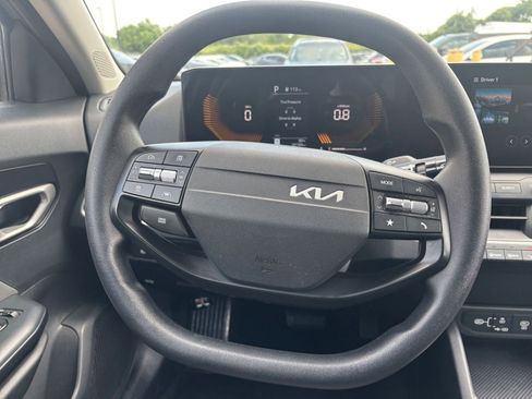 Used 2025 Kia K4 FWD image 24