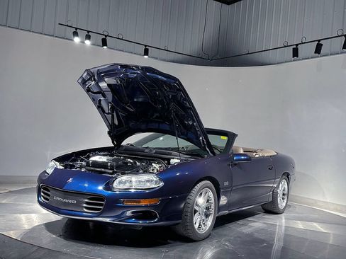 Used 2002 Chevrolet Camaro Z28 w/ SS Performance/Appearance Pkg RWD image 28