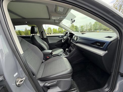 Used 2022 Volkswagen Taos SE image 15