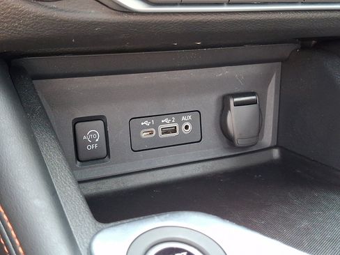 Certified 2025 Nissan Sentra SR w/ SR Premium Package FWD image 25