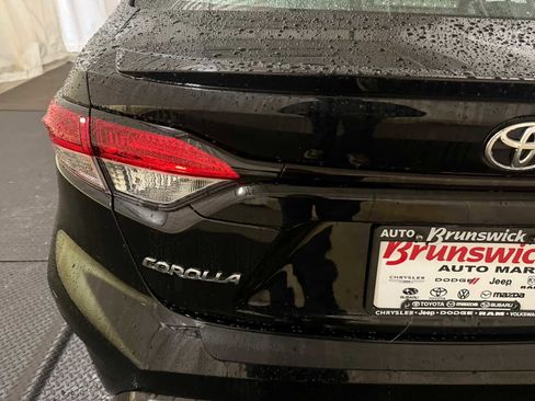 Certified 2023 Toyota Corolla SE image 17