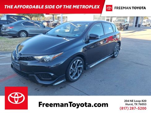 Used 2018 Toyota Corolla iM image 1
