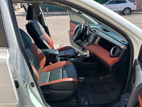 Used 2014 Toyota RAV4 Limited w/ Technology Package image 23