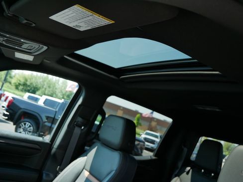Certified 2022 GMC Sierra 1500 AT4 w/ AT4 Premium Package AWD/4WD image 13