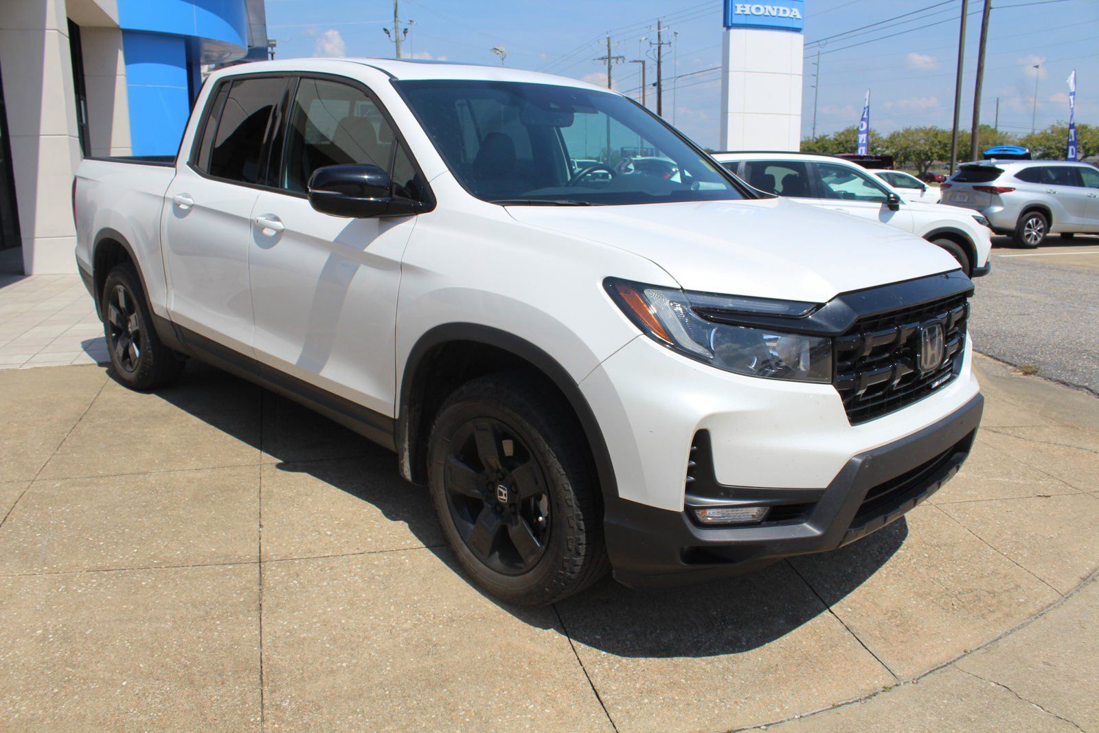 Used 2024 Honda Ridgeline Black Edition image 1