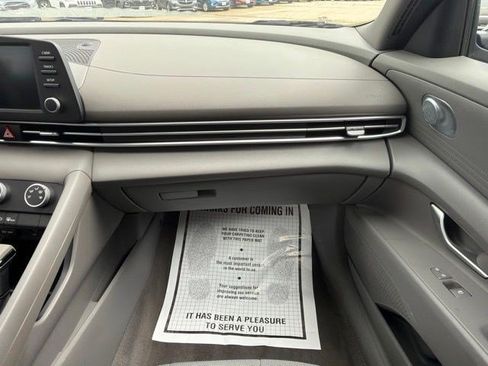 Used 2024 Hyundai Elantra SE FWD image 21