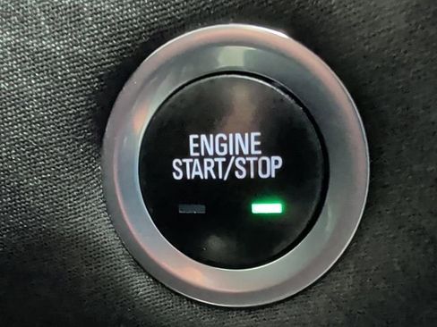 Used 2021 Chevrolet Malibu LT image 24