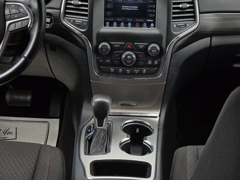 Used 2020 Jeep Grand Cherokee Laredo AWD/4WD image 20