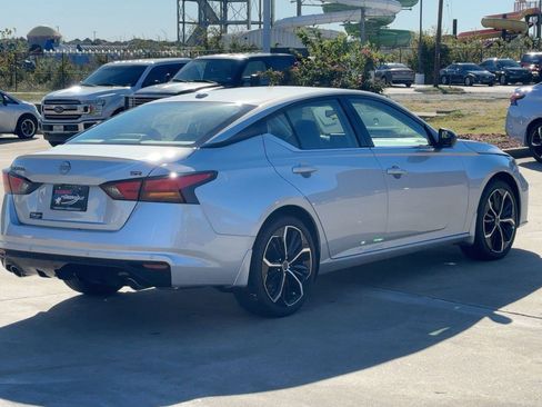 New 2025 Nissan Altima 2.5 SR w/ SR Premium Package image 9