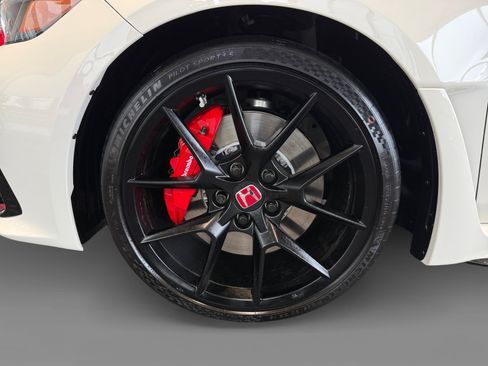 Certified 2026 Honda Civic Type R image 9