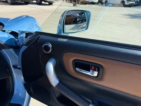 Used 2003 Toyota MR2 RWD image 75