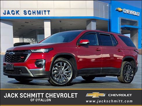 Used 2023 Chevrolet Traverse RS w/ LPO, Cargo Package image 1