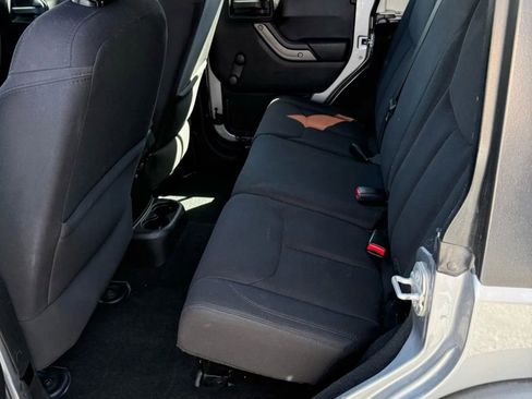 Used 2015 Jeep Wrangler Unlimited Sport image 4