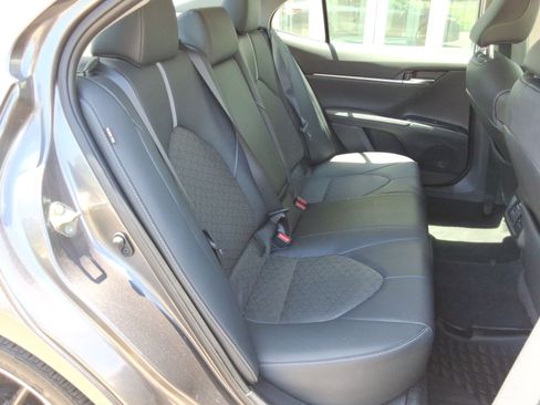 Used 2020 Toyota Camry XSE FWD image 33
