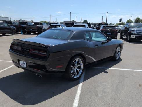 Used 2022 Dodge Challenger GT RWD image 8