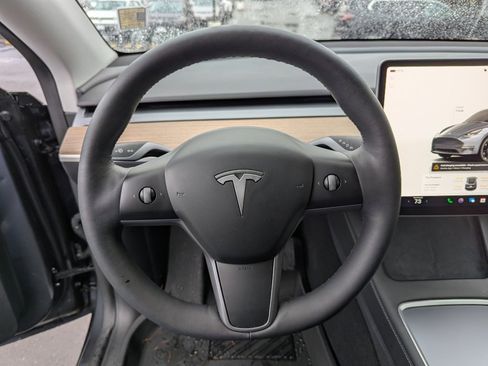 Used 2023 Tesla Model Y Long Range image 13
