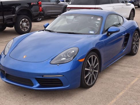 Used 2018 Porsche 718 Cayman image 2
