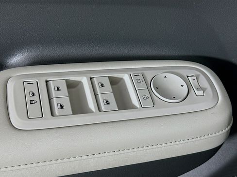 Used 2024 Hyundai Santa Fe SEL FWD image 15