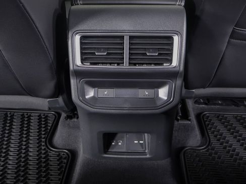 Used 2024 Volkswagen Atlas Cross Sport SEL Premium R-Line image 28