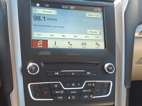 Used 2018 Ford Fusion Energi SE FWD image 15