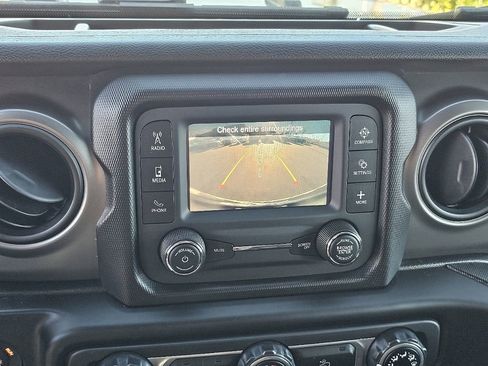 Used 2021 Jeep Wrangler Unlimited Sport image 35