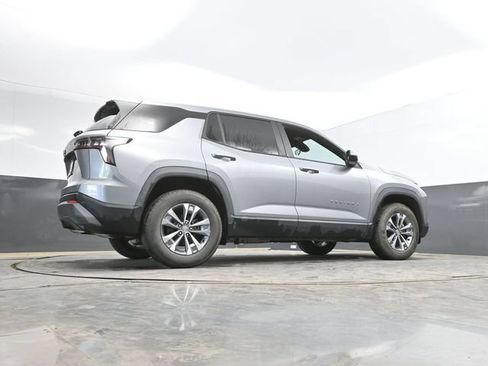 Used 2025 Chevrolet Equinox LT FWD image 43