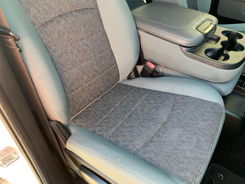 Used 2019 RAM 1500 Classic SLT w/ Luxury Group image 14